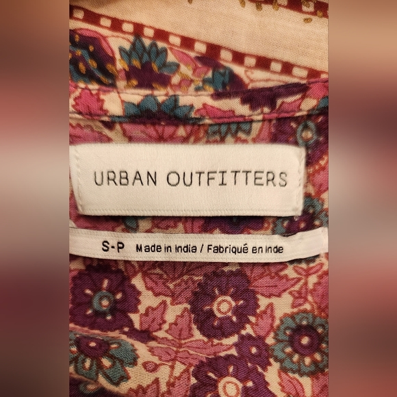 Urban Outfitter cropped tank, 100% cotton - Picture 2 of 4